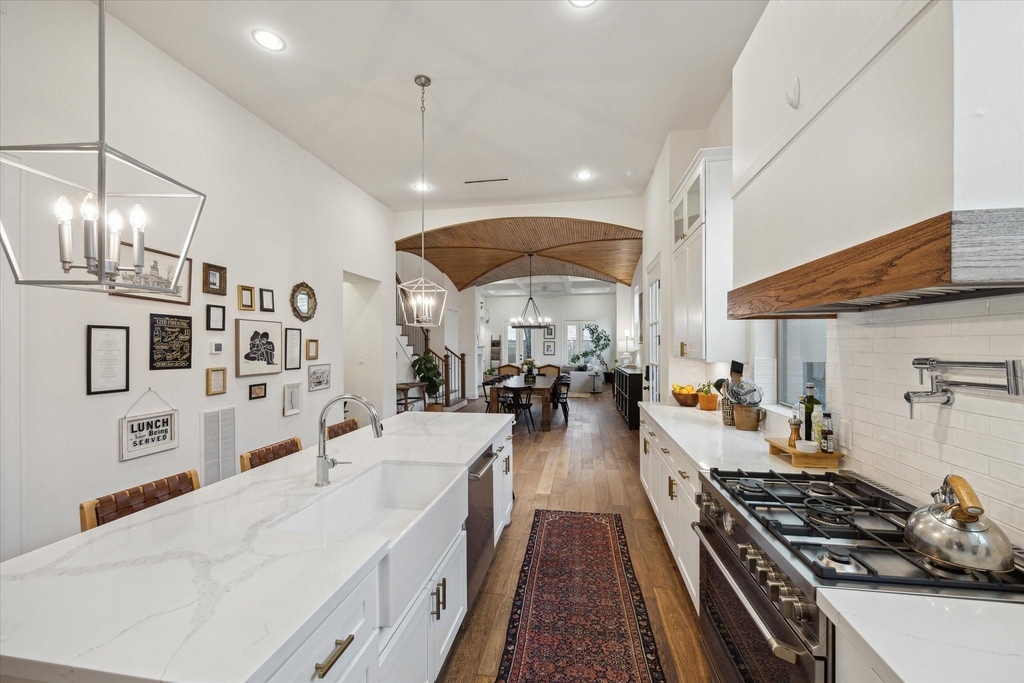 110 E 26th Street - Photo 11