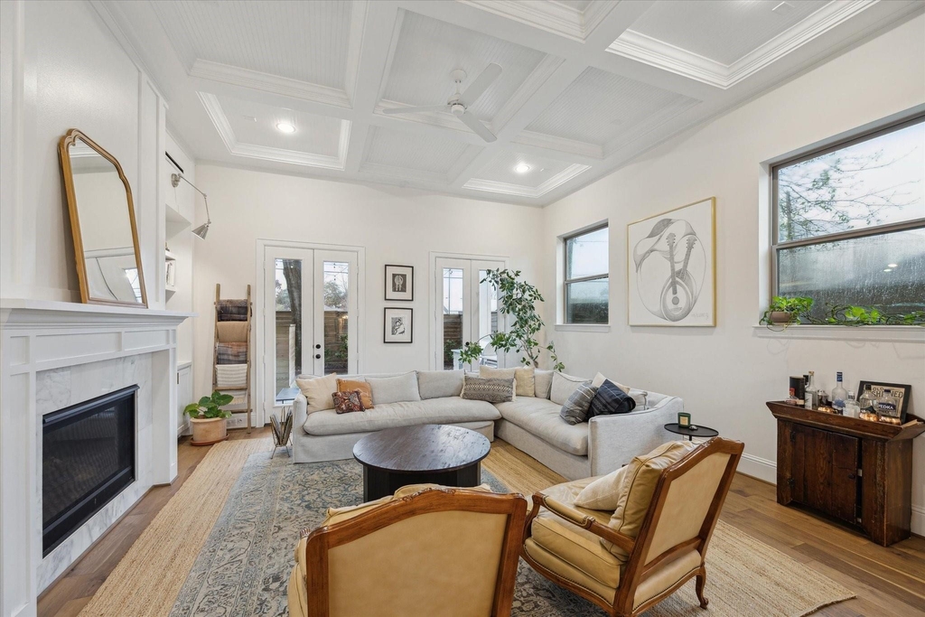 110 E 26th Street - Photo 6
