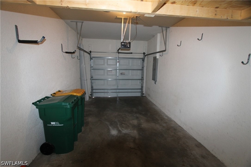 1056 Hampton Circle - Photo 19