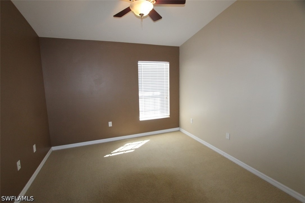 1056 Hampton Circle - Photo 5