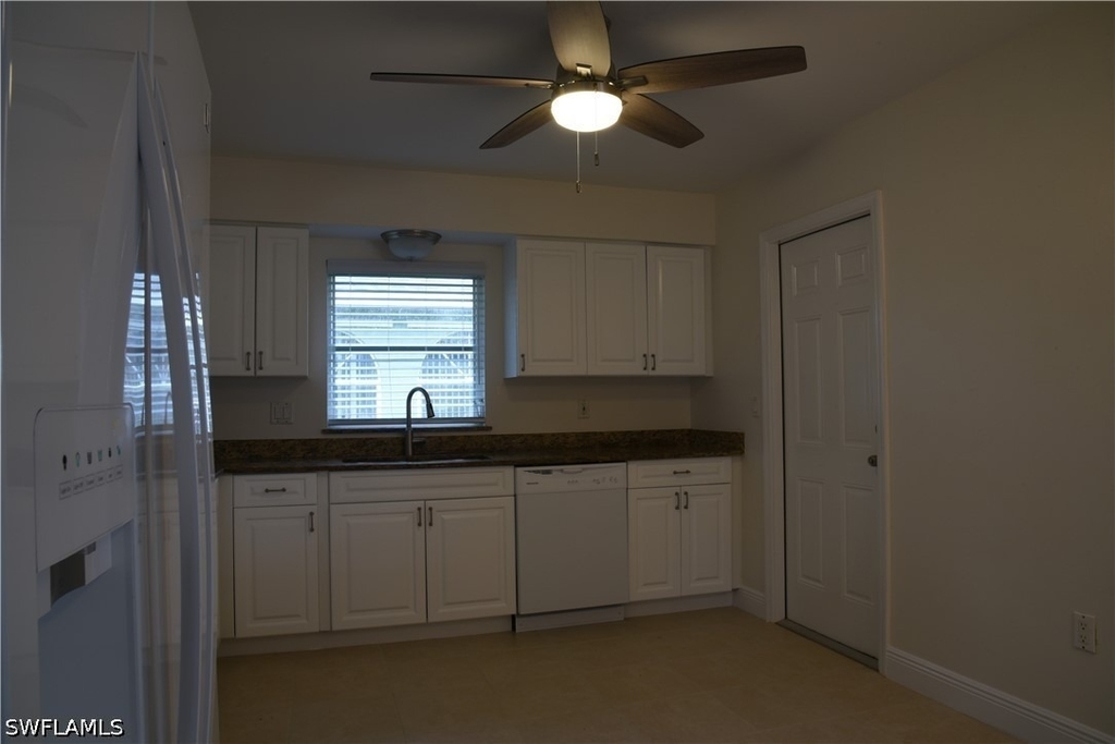 735 98th Avenue N - Photo 8