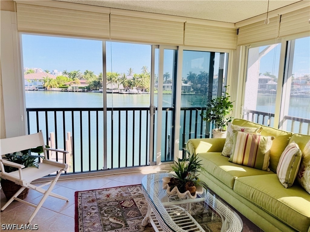 333 Harbour Drive - Photo 2
