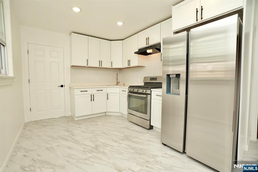 210 Sanford - Photo 5