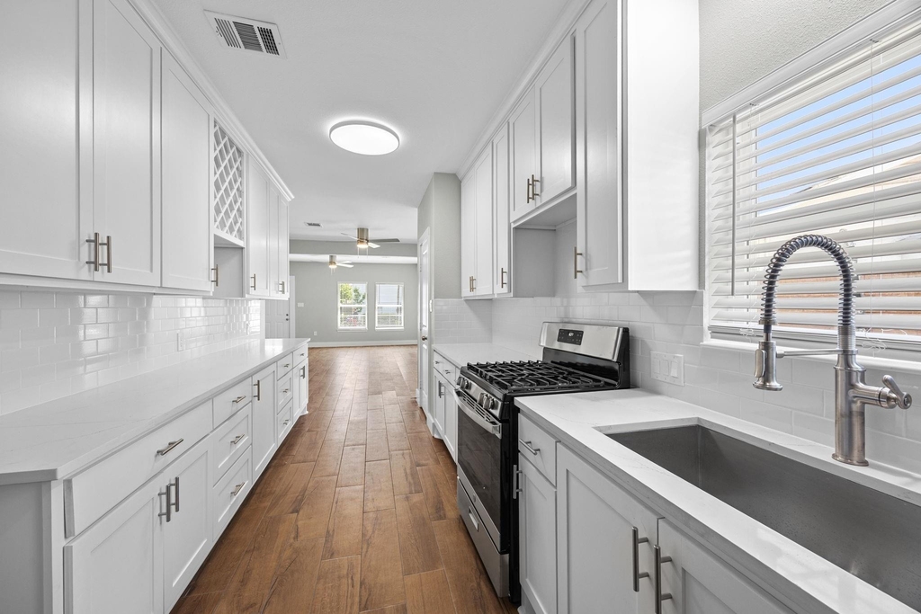 3916 Kennon Street - Photo 7