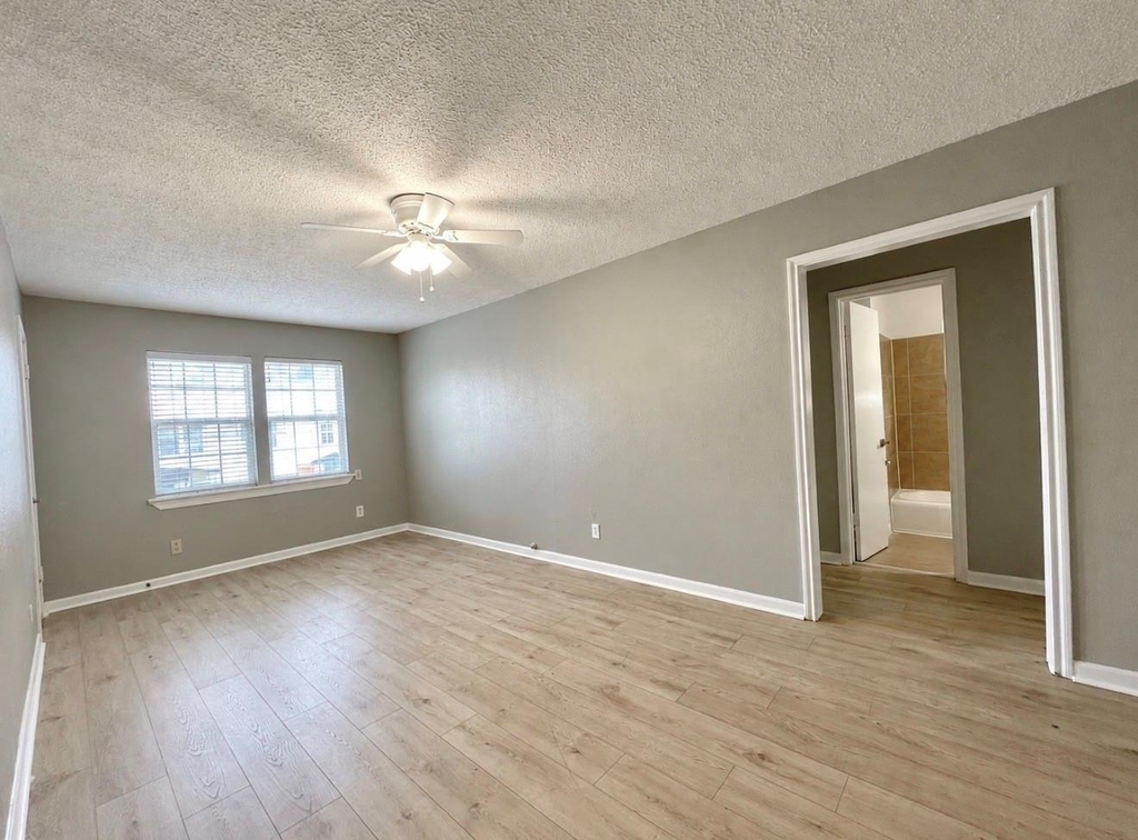 2409 Bastrop - Photo 6