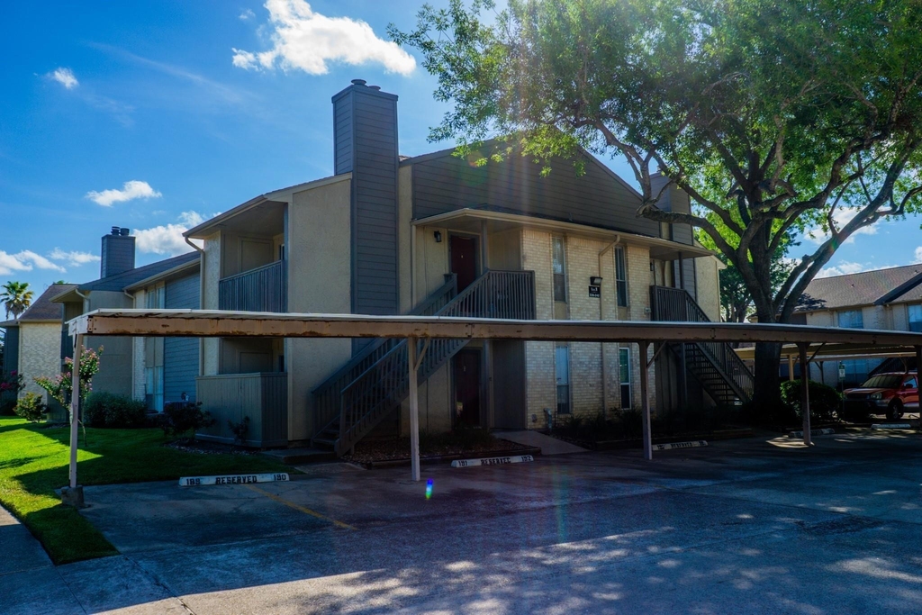 1900 Bay Area Boulevard - Photo 19
