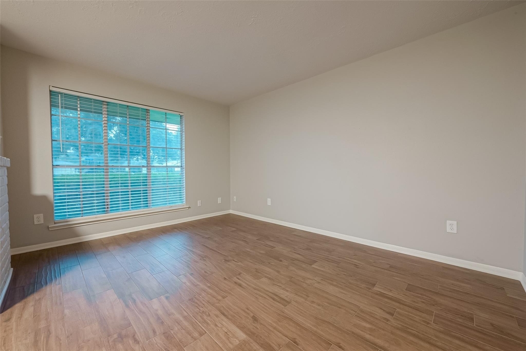 1406 Pinecroft Drive - Photo 5