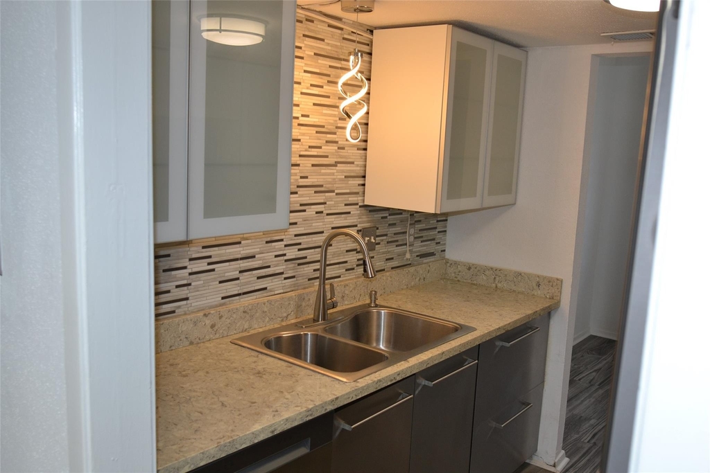 2325 Briarwest Boulevard - Photo 8