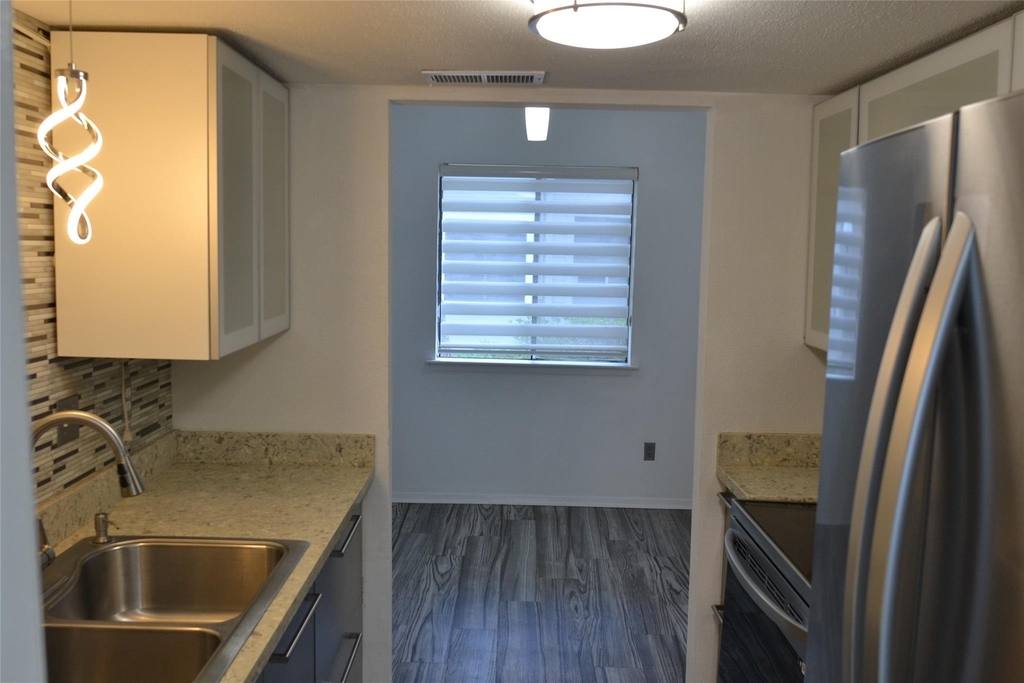 2325 Briarwest Boulevard - Photo 9