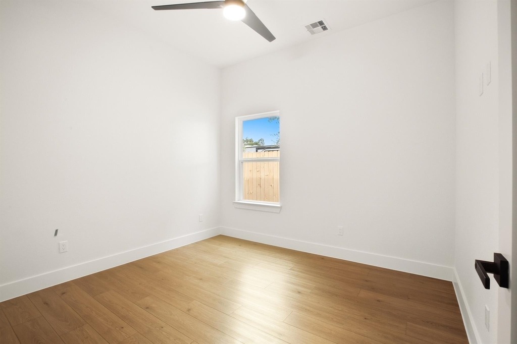 944 Lucky Street - Photo 18