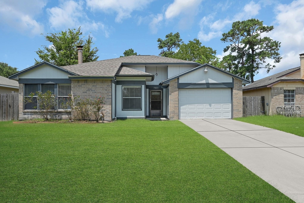 7823 Eastern Bluebird Drive - Photo 0