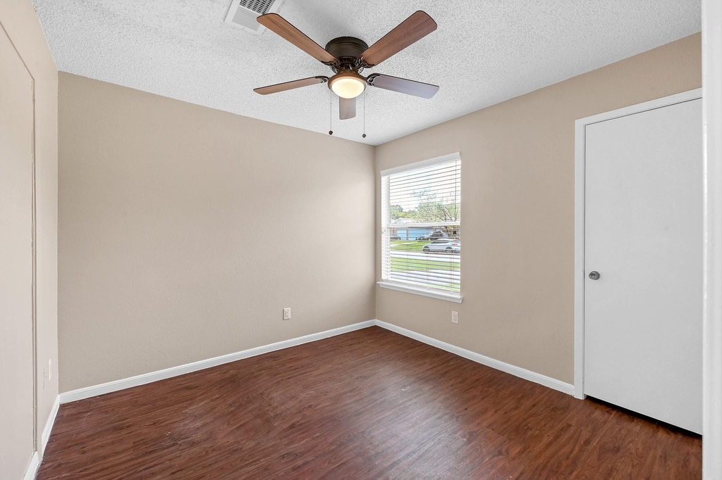 7823 Eastern Bluebird Drive - Photo 8
