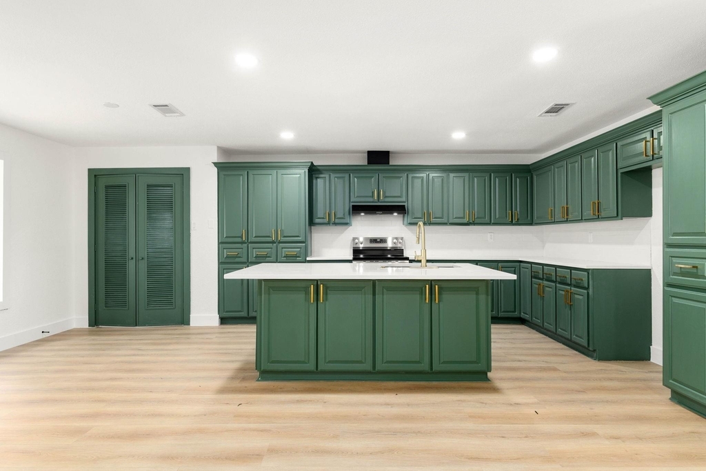1406 Indian Shores Road - Photo 1