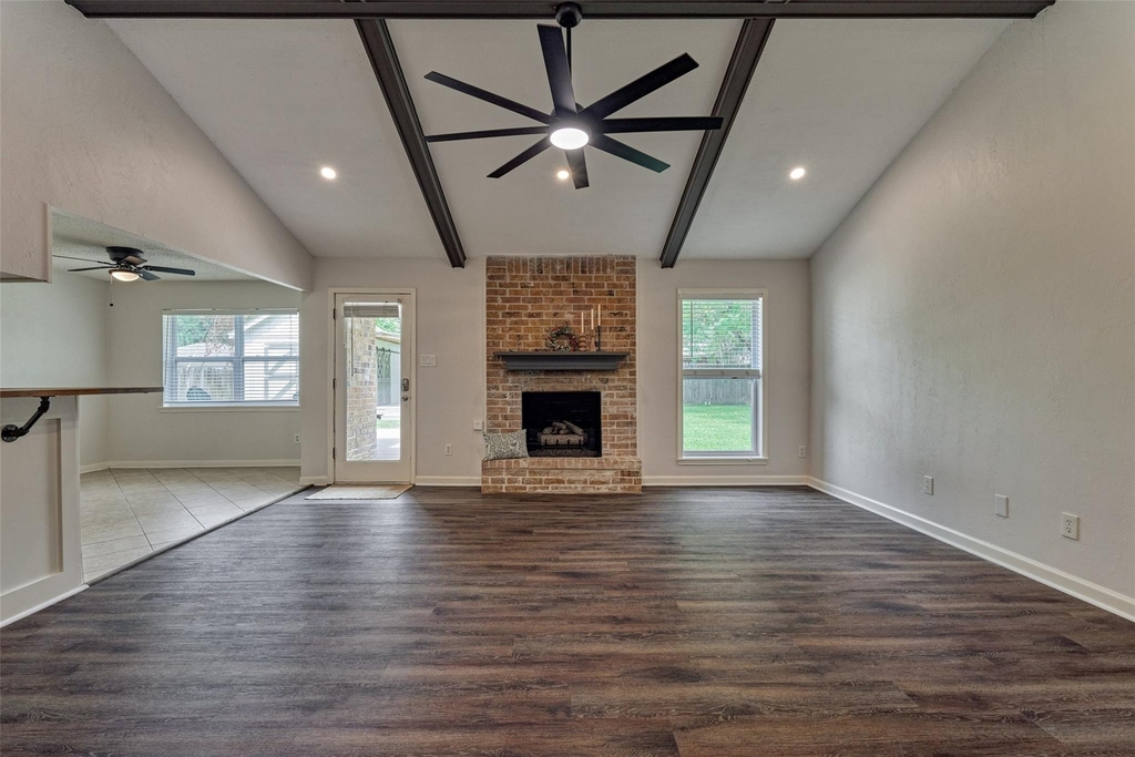 307 Robinwood Drive - Photo 4