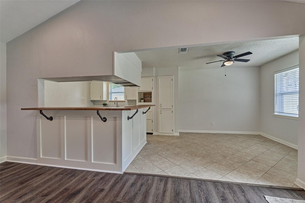 307 Robinwood Drive - Photo 6
