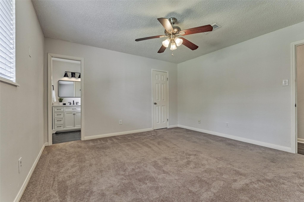307 Robinwood Drive - Photo 11