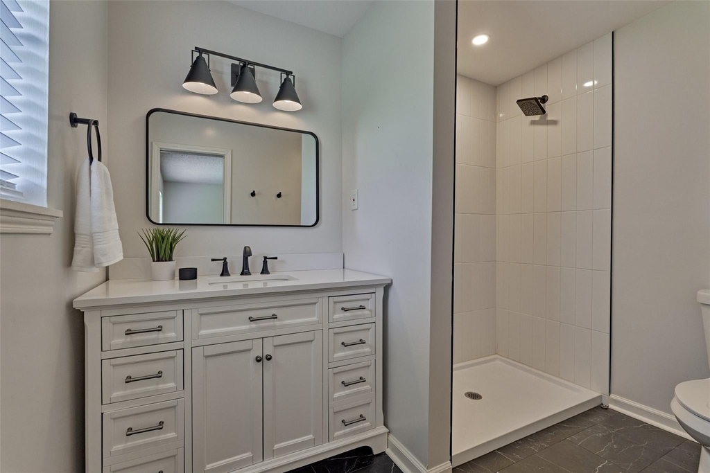 307 Robinwood Drive - Photo 12