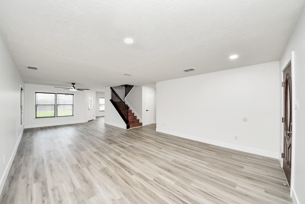 1910 Fallow Lane - Photo 23