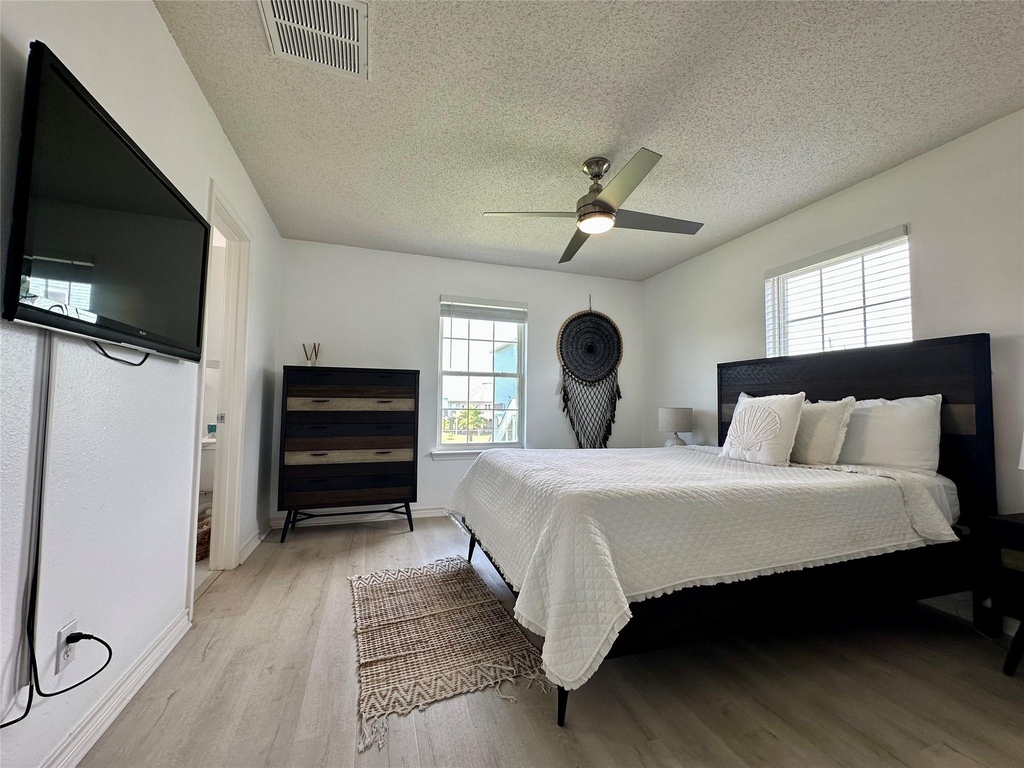 22810 Fresca Street - Photo 16