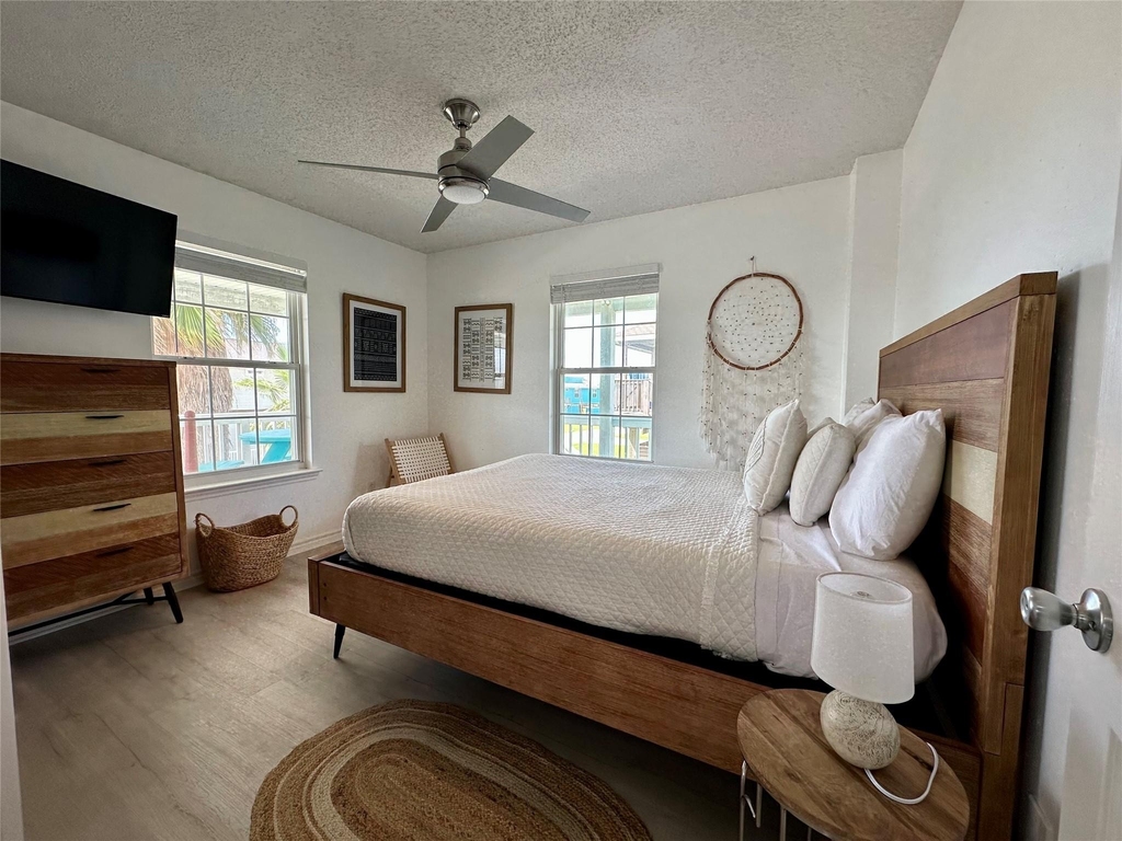 22810 Fresca Street - Photo 5