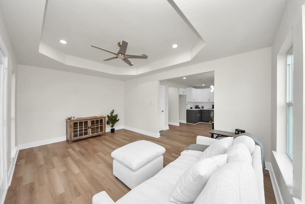 1102 Gazin Street - Photo 4