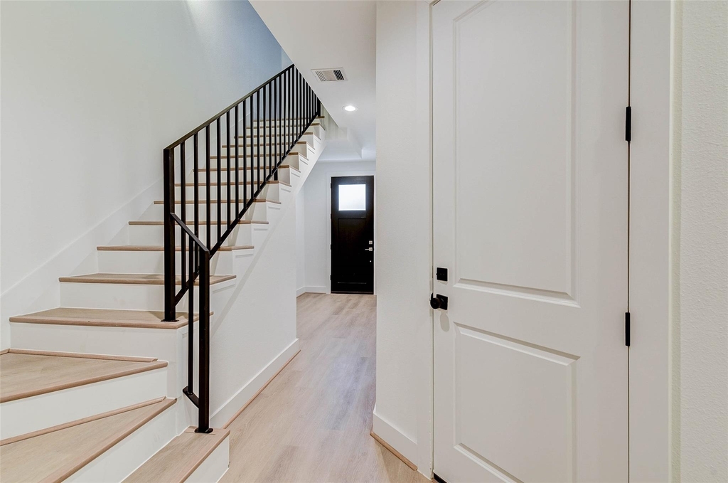 1817 Prospect Street - Photo 2