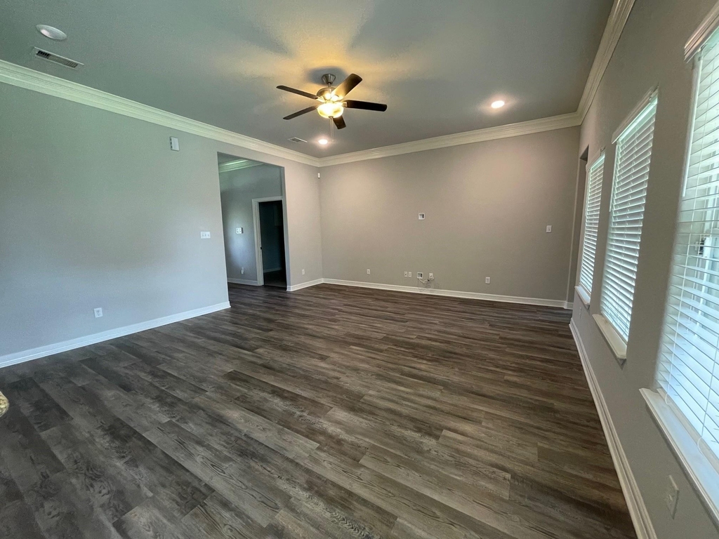 107 Freedom Drive - Photo 2