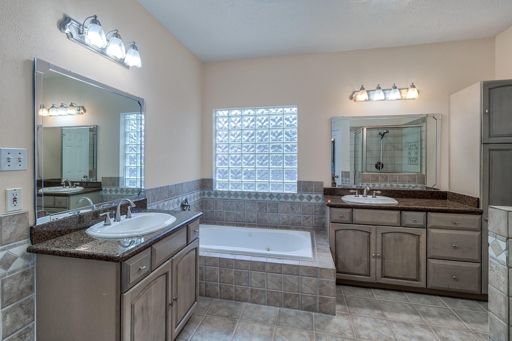 14310 Fair Knoll Way - Photo 9
