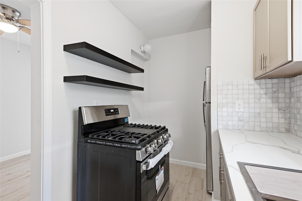 1008 Studewood Street - Photo 2