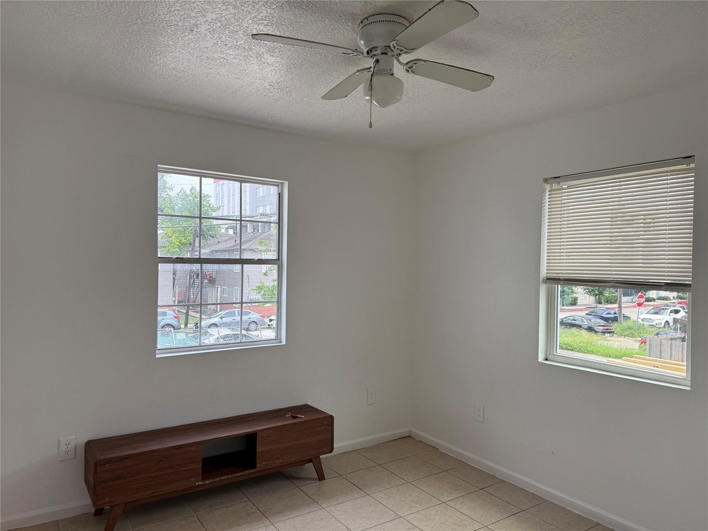 3619 Rosalie Street - Photo 2