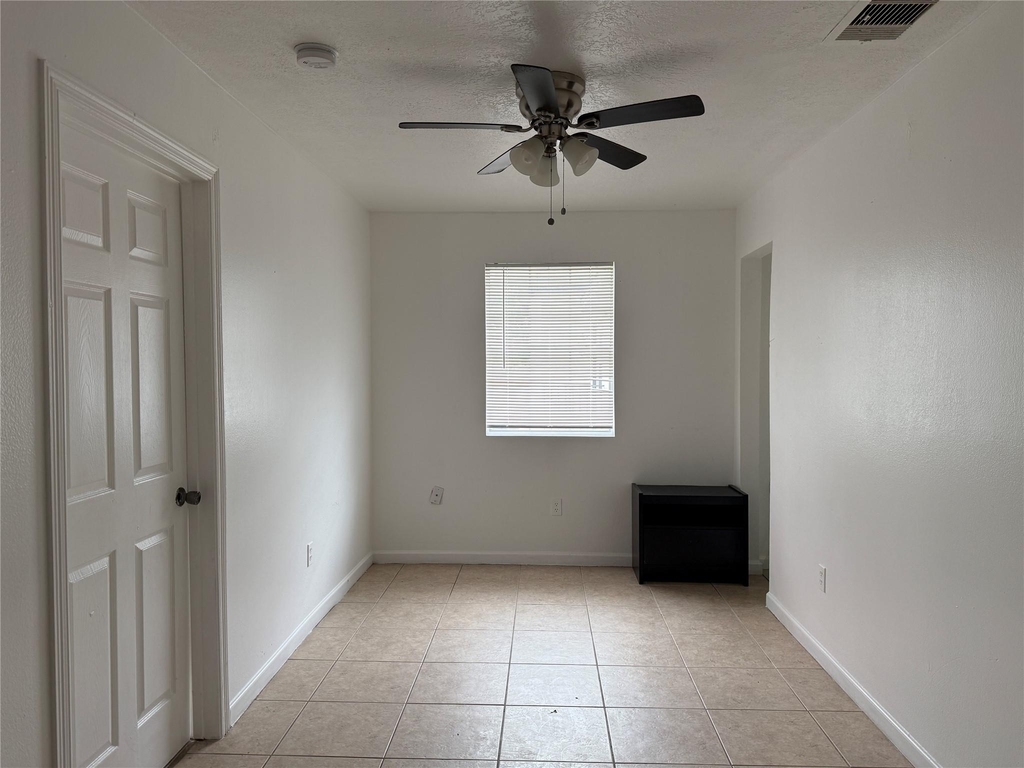 3619 Rosalie Street - Photo 0