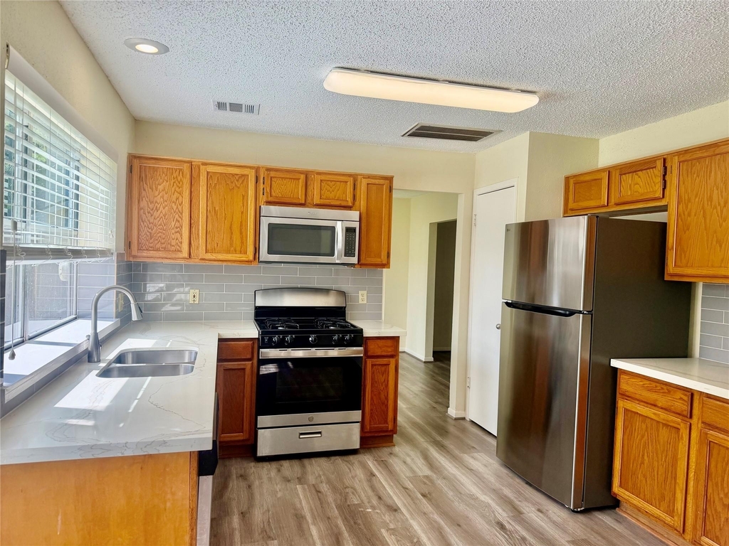 4819 Sunshine Drive - Photo 0