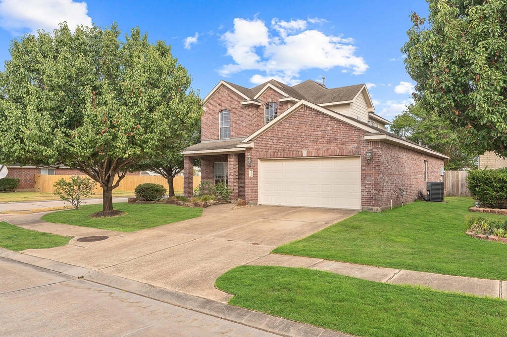 10003 Lynette Falls Drive - Photo 0