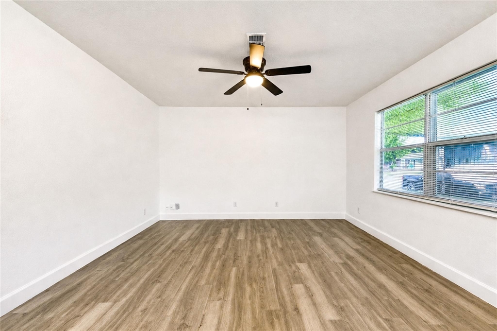 1206 Gary Avenue - Photo 3