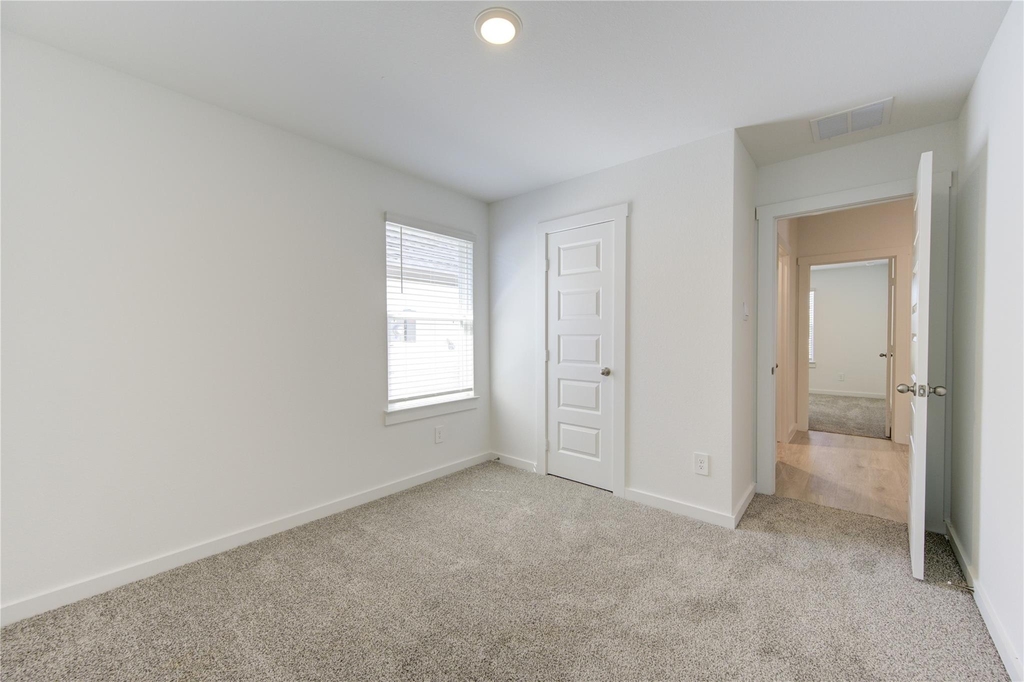 8038 Tropea Drive - Photo 7