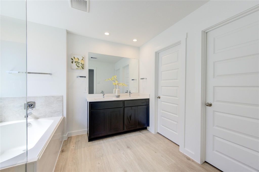 8038 Tropea Drive - Photo 24
