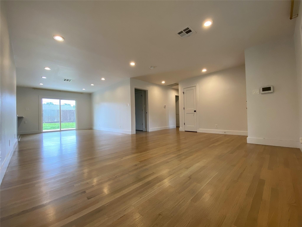 1818 Mill Creek Drive - Photo 8