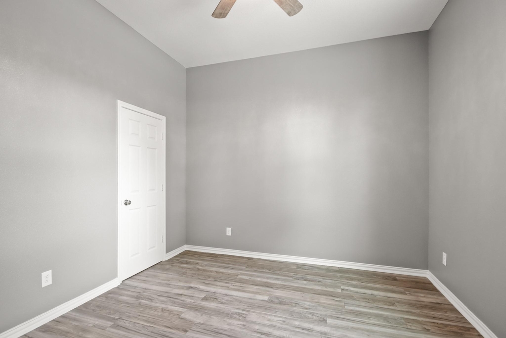 535 Corydon Drive - Photo 21