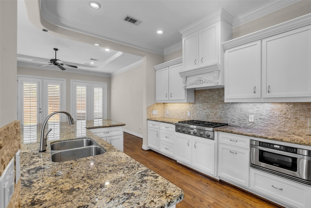 5114 Rose Street - Photo 2