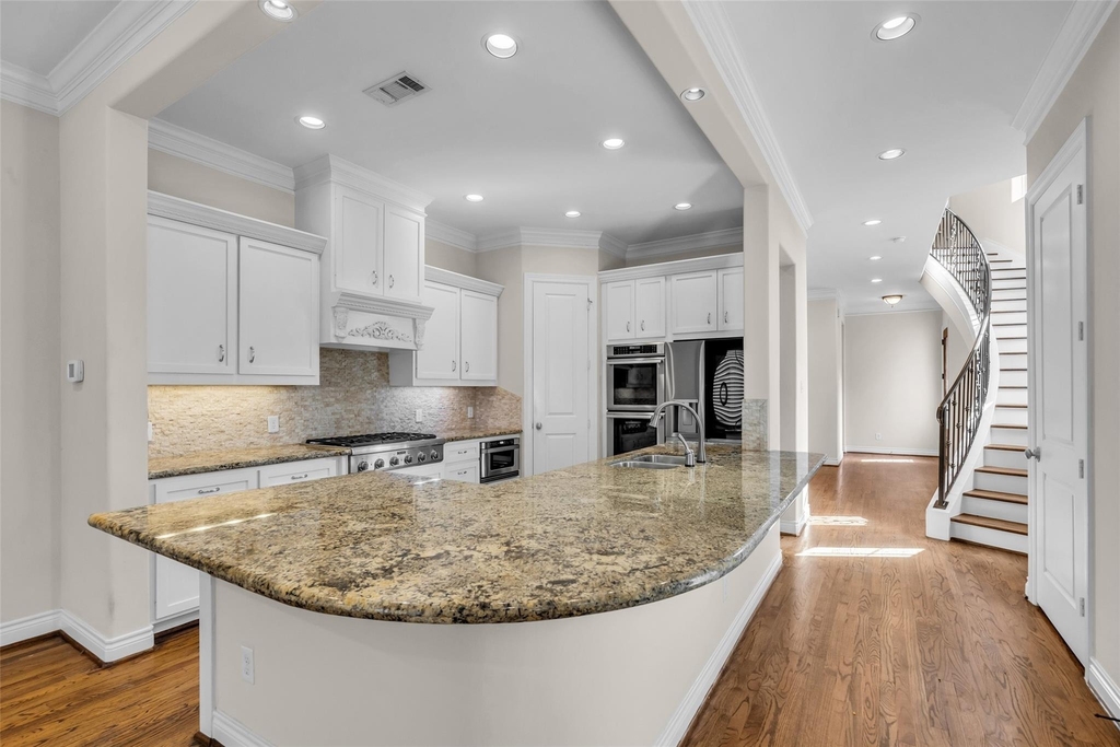 5114 Rose Street - Photo 8