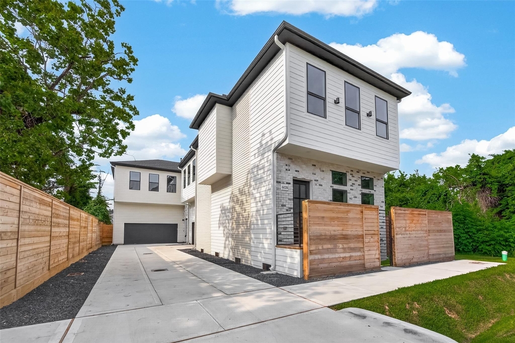 602 Jewett Street - Photo 2