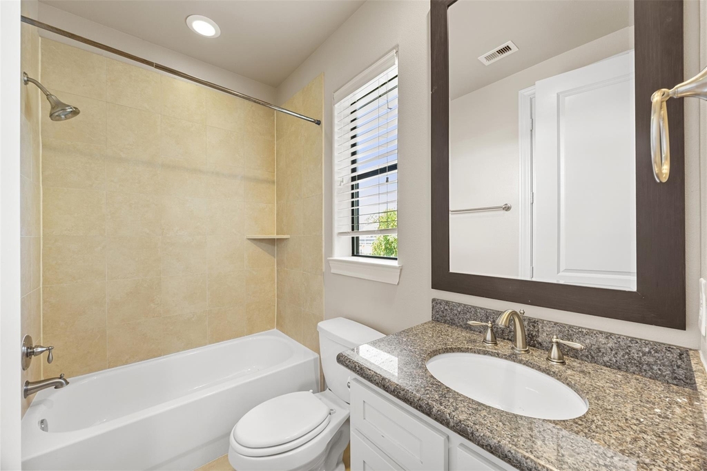 1212 St Charles - Photo 12