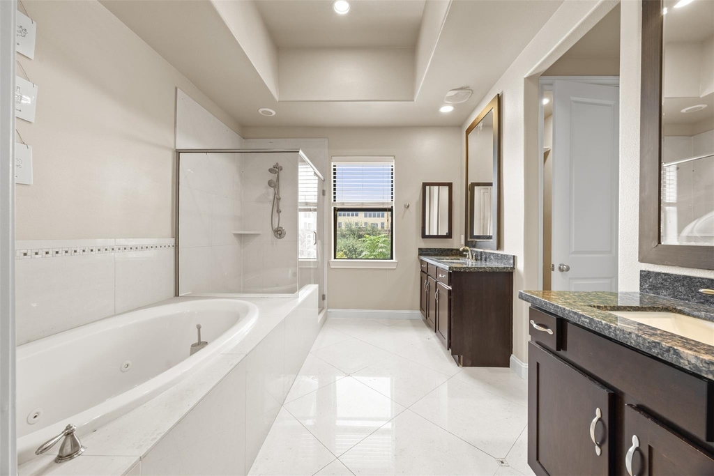 1212 St Charles - Photo 18