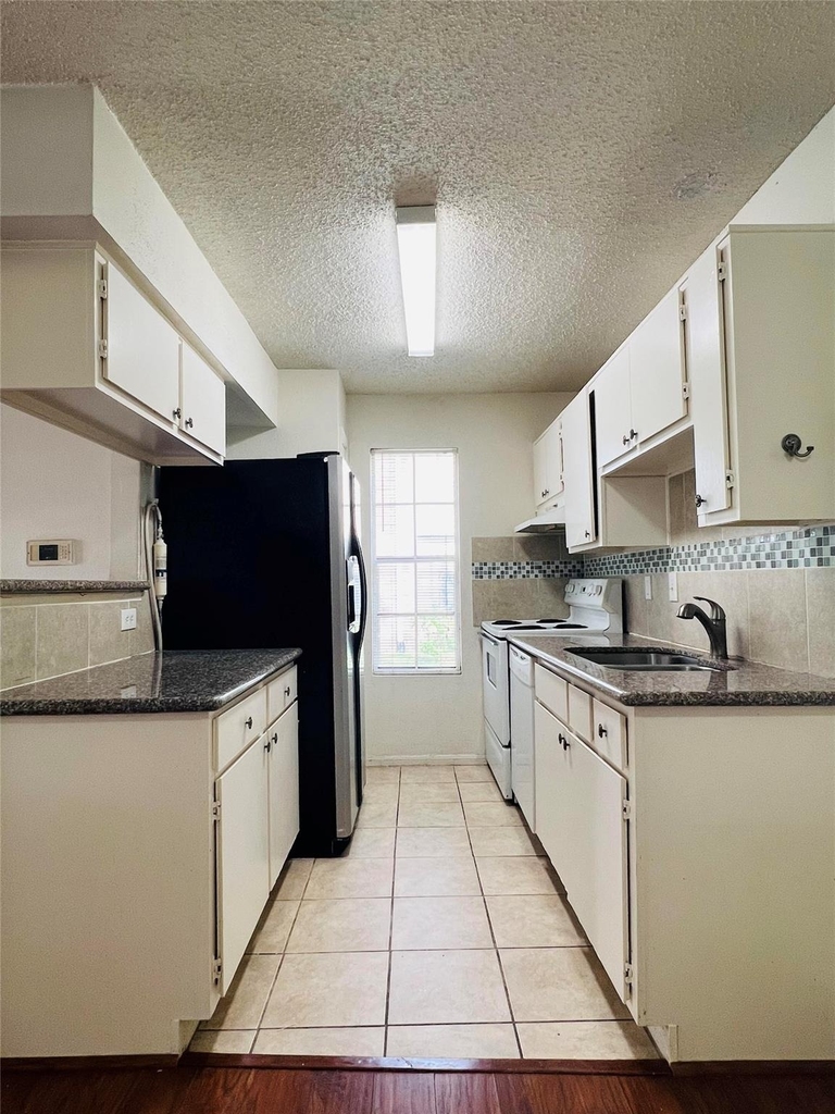 2750 Holly Hall Street - Photo 7