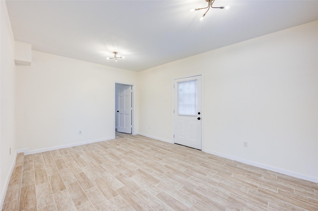630 Martin L King Street N - Photo 14