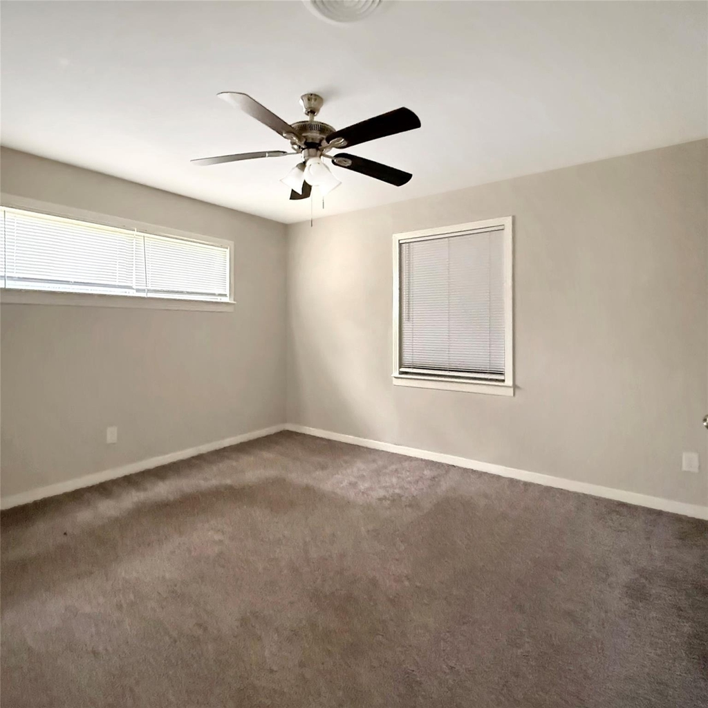 819 W Kyle Road - Photo 18