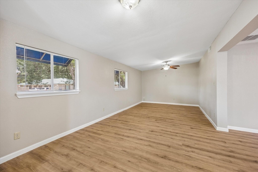 218 N Ormsby Street - Photo 2