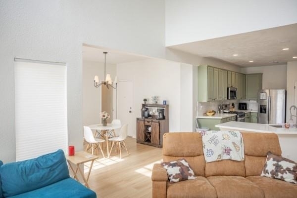 315 Vantage Pointe Circle - Photo 2