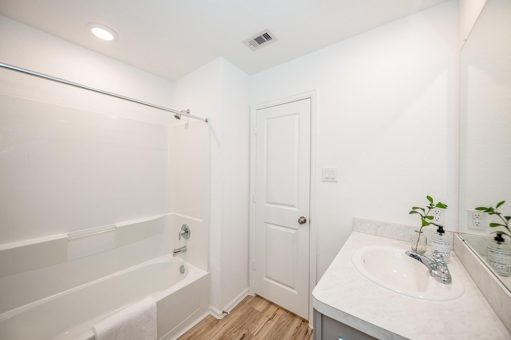 140 Austin Street - Photo 23