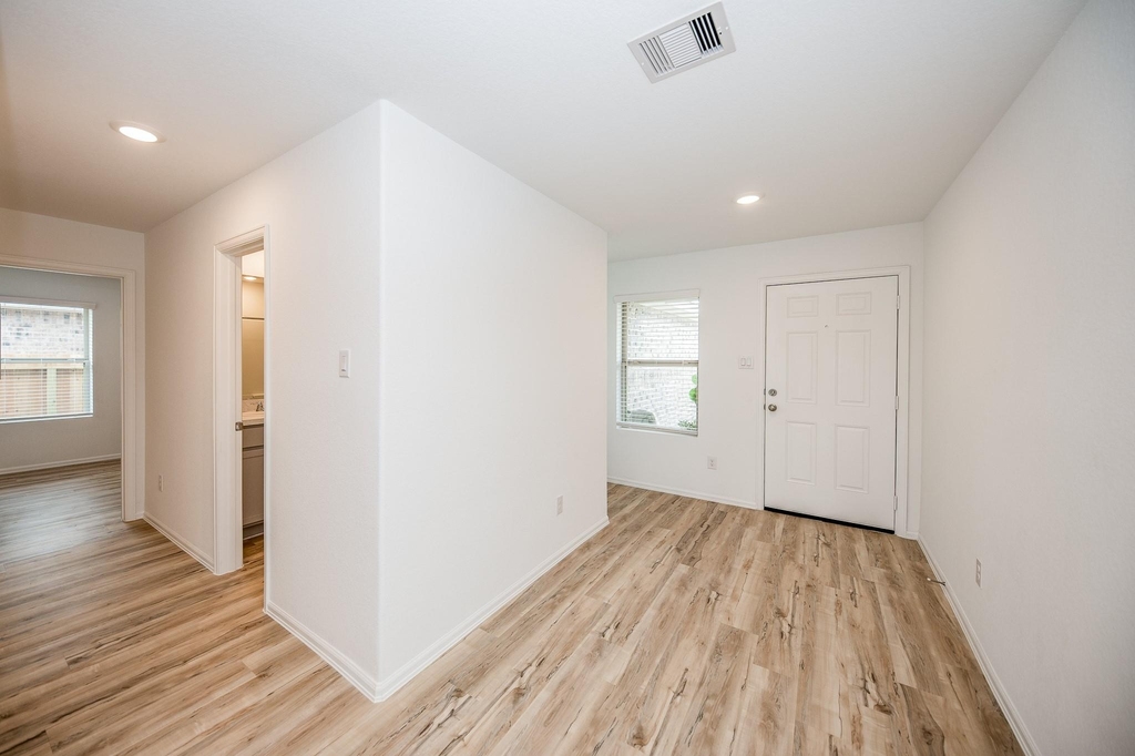 140 Austin Street - Photo 5